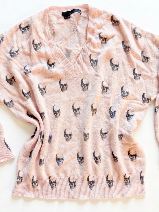 360 Cashmere Sweaters - 360 Cashmere Light Pink Crewneck Sweater with Subtle Heathering skull